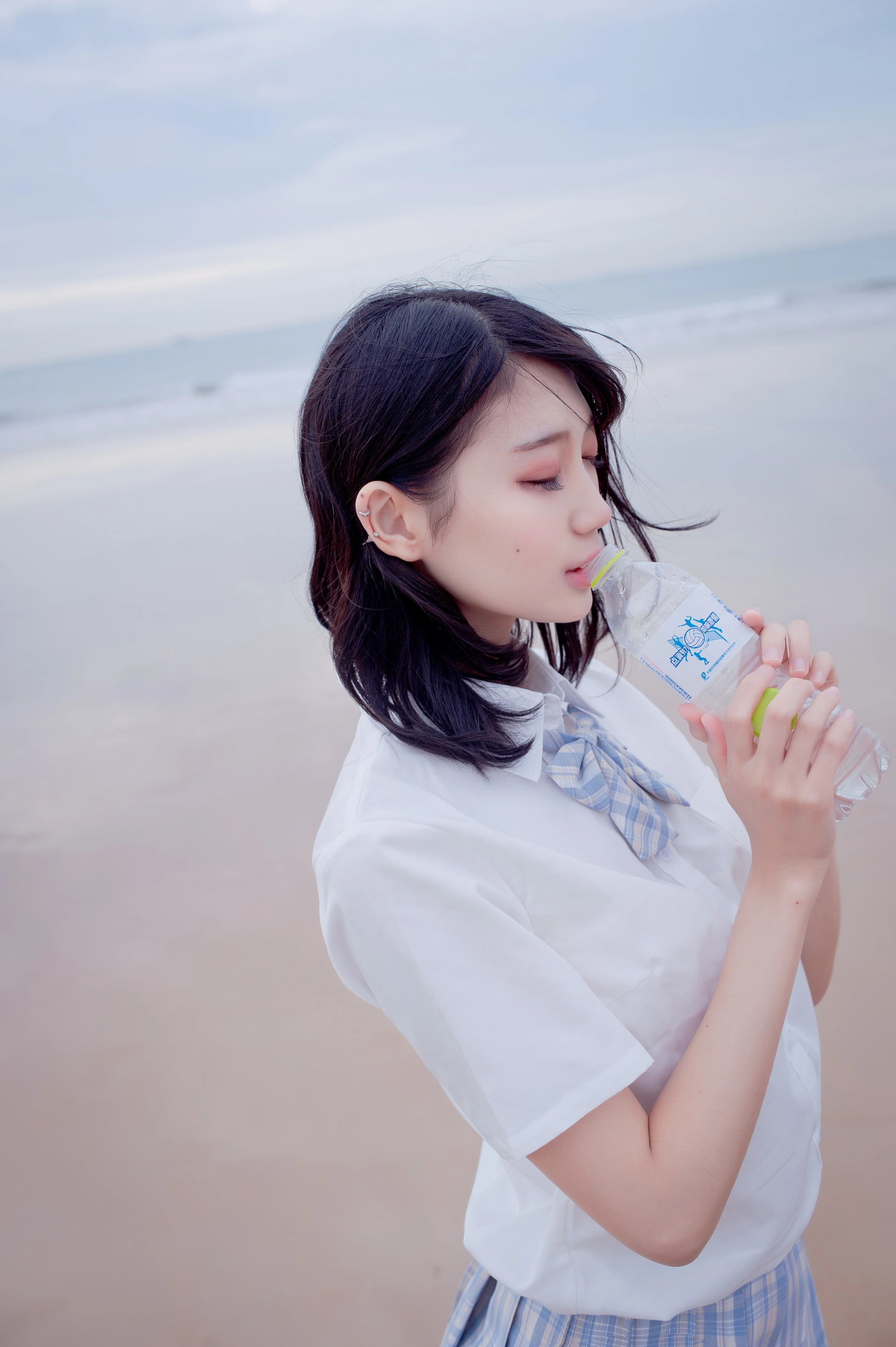 周叽是可爱兔兔 - NO.20 海边JK 2
